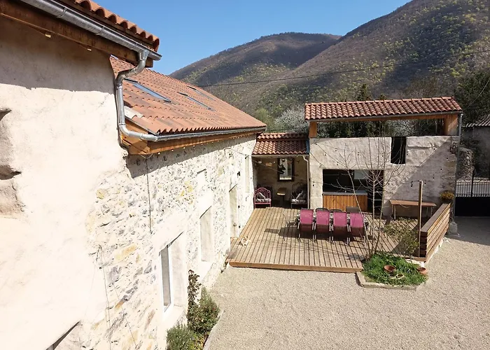 Le Refuge Du Milan Holiday home Bertren